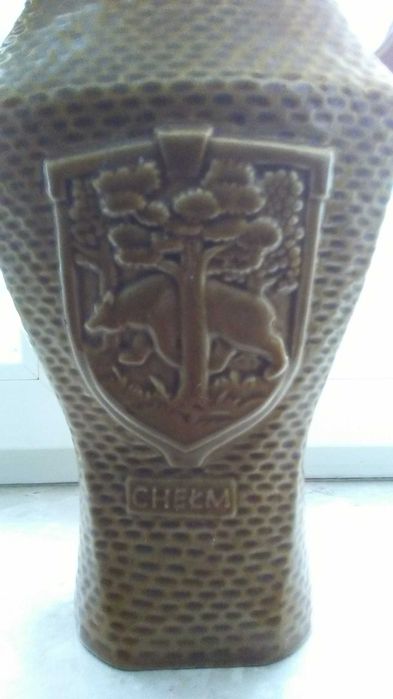 duży wazon z herbem Chełma