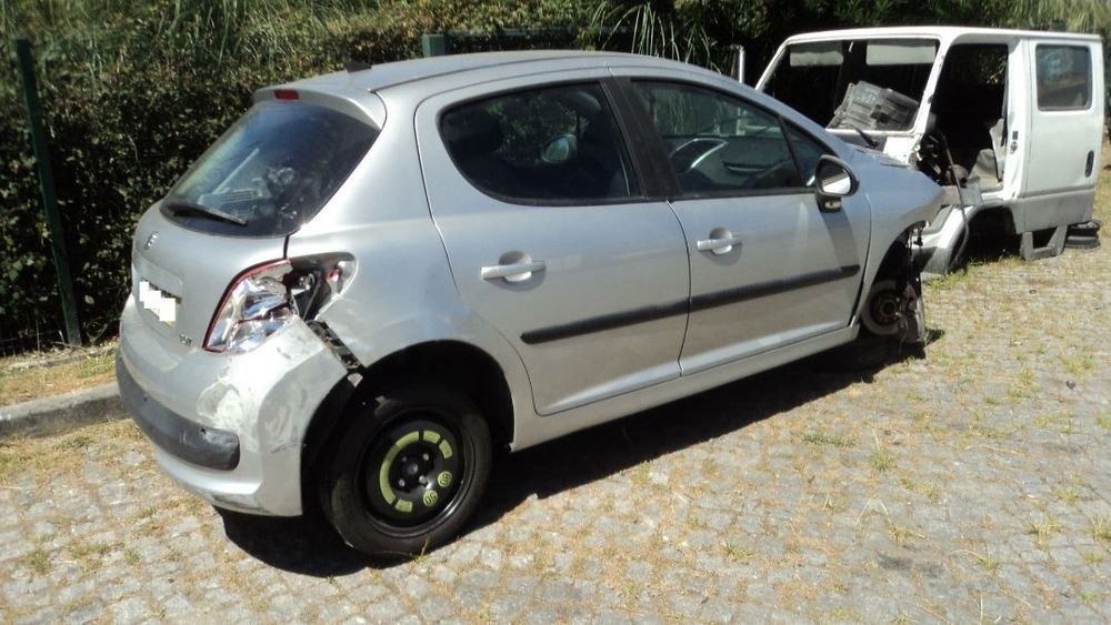 Peugeot 207 104 HDi 5P 2008 - Para Peças