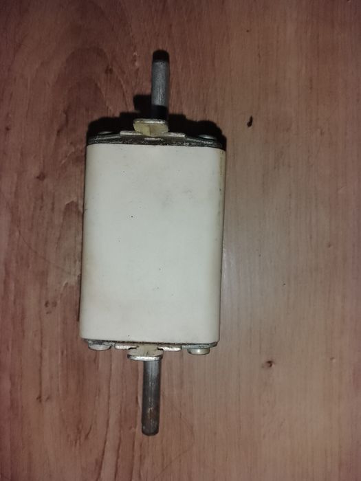 Elektrozawory, stare części elektroniczne