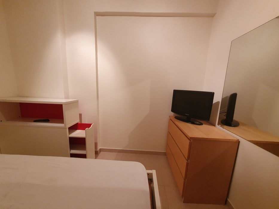 Quarto individual com contrato