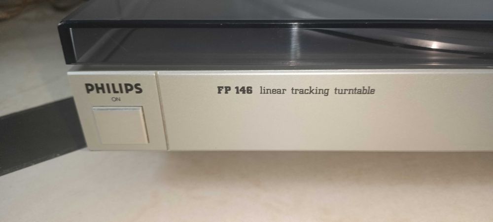 Gramofon tangencjalny( linearny )Philips FP 146