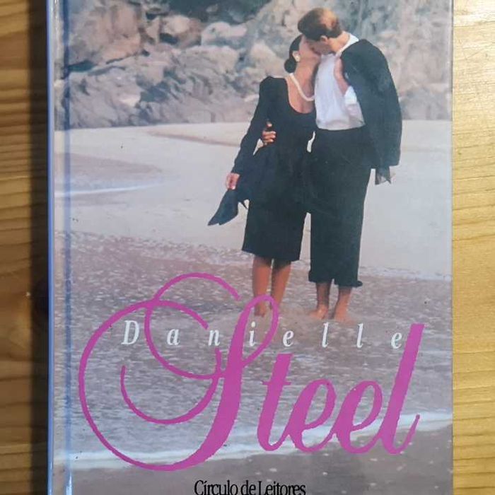 Uma Paixão - Danielle Steel - Livro