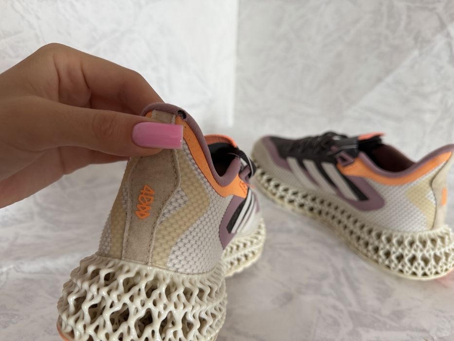 Кросівки Adidas 37 4DFWD 2