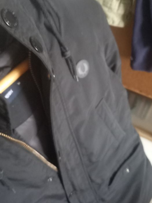 Продам мужской пуховик оригинал . Fred Perry