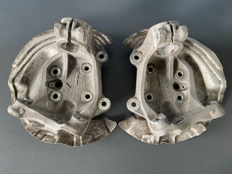 Передня Цапфа BMW E90 E91 Поворотний Кулак БМВ Е90 Е91