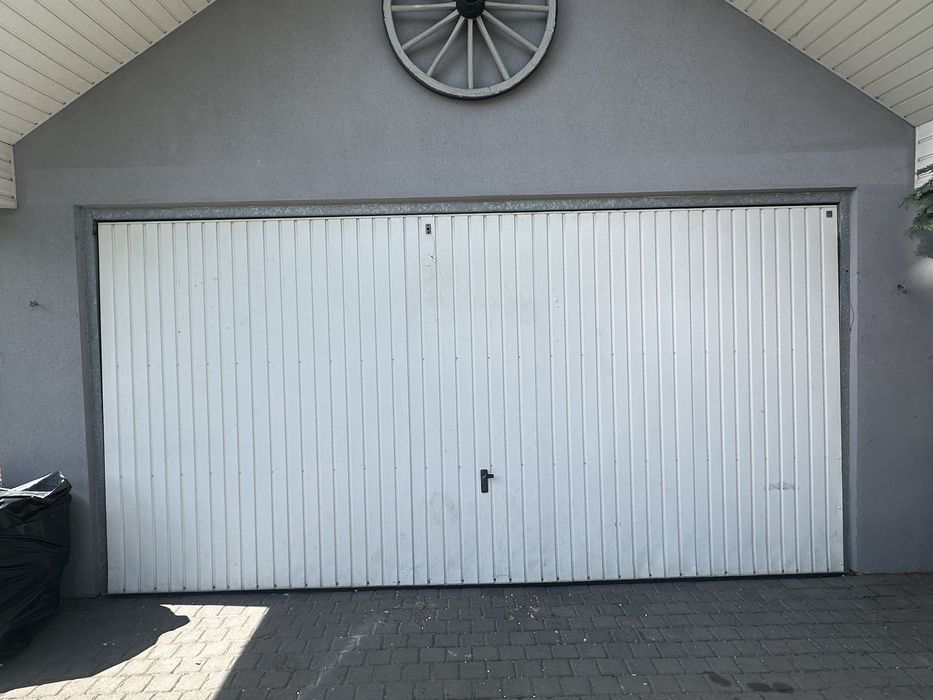 Brama garażowa Wiśniowski z automatem