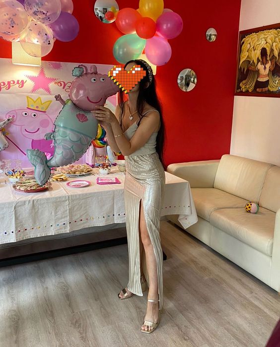 Золота спідниця з розрізом Юбка на свято Народження 8 березня