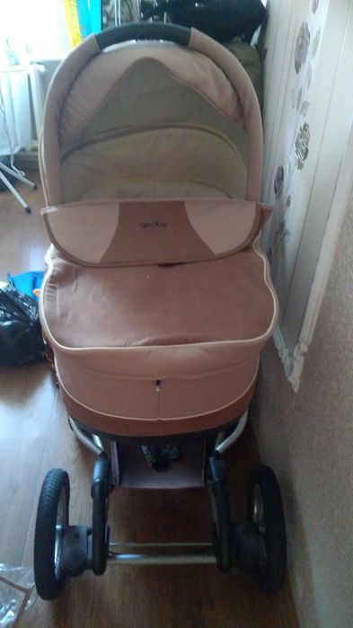 Продам дитячу коляску geoby