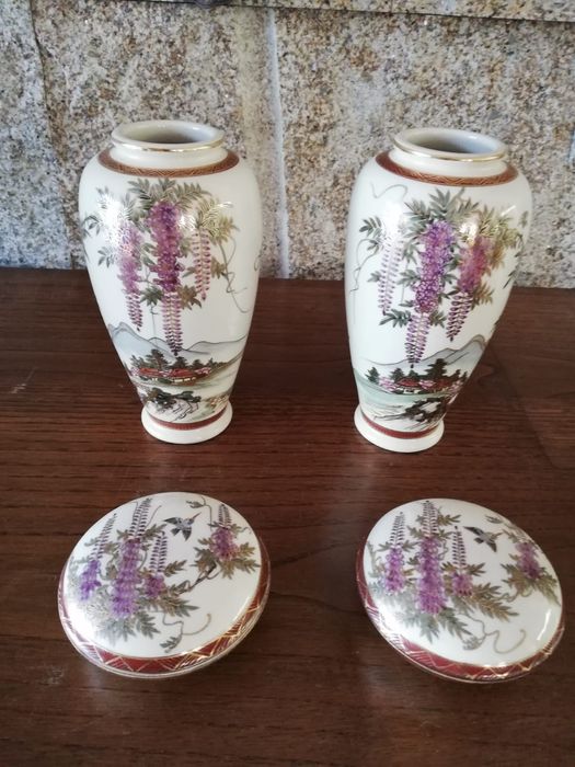 Jarras antigas com guarda jóias