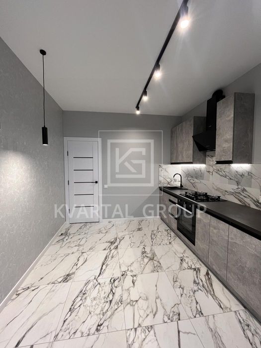 Свіженька квартира на продаж біля Набережної 78000