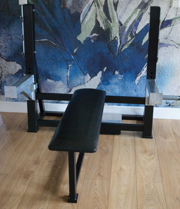 Ławka treningowa płaska olimpijska z asekuracją  SIŁOWNIA