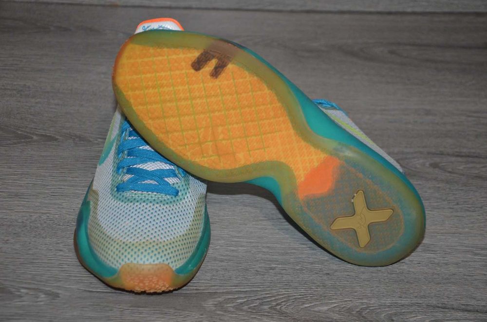 Продам кросівки Фірма Nike Kobe 10 .