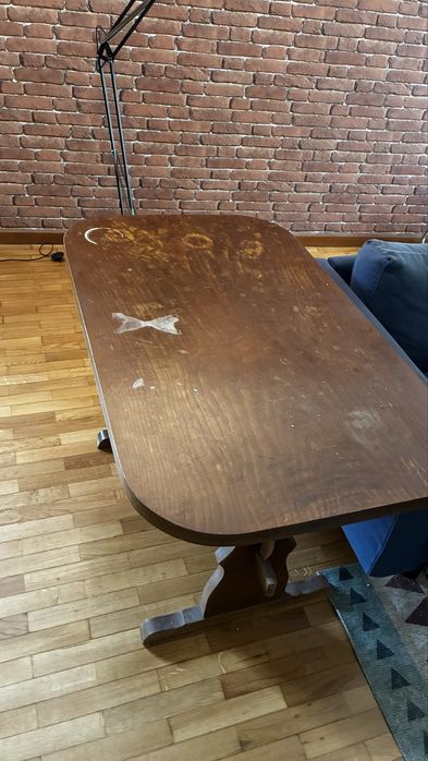 Mesa antiga (não é madeira)