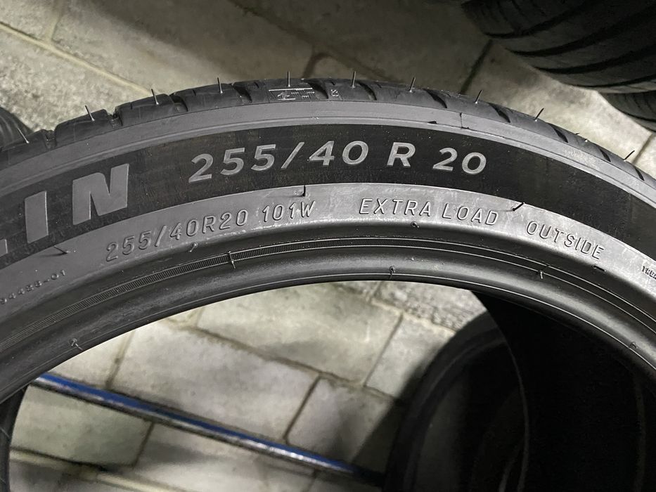 Літні шини 255/40 R20 (101W) MICHELIN