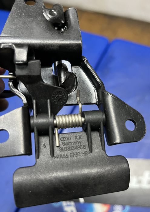 Fecho do capot Audi A3 8L