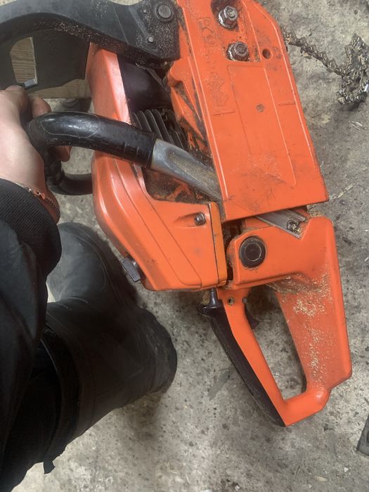 Продам бензопилу робоча