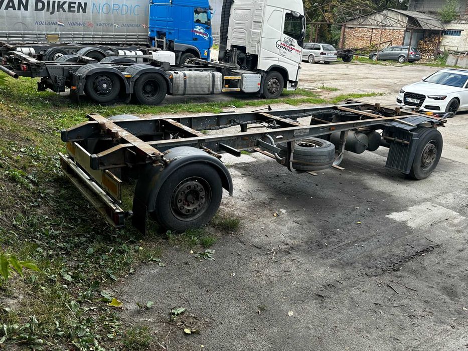 причіп контейнеровоз на кругу SCHMITZ CARGOBULL