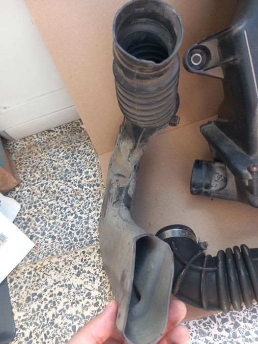 Caixa com filtro de ar Fiat Punto 1.2 16v 2001