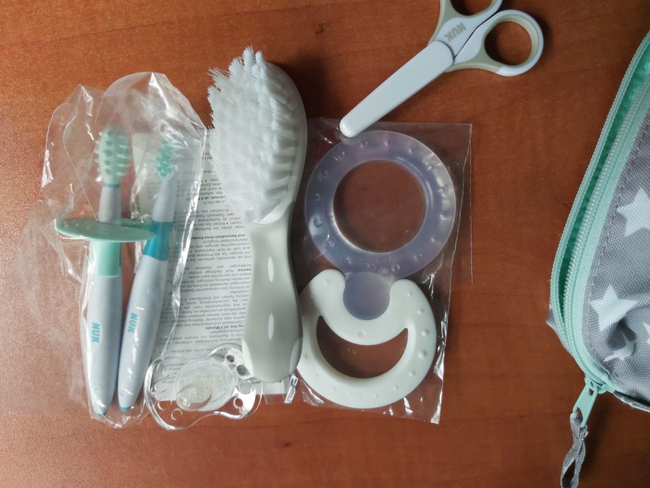 Kosmetyczka dla dziecka Nuk z kompletem akcesori