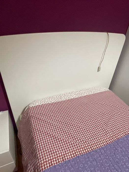 Cama individual com gavetão