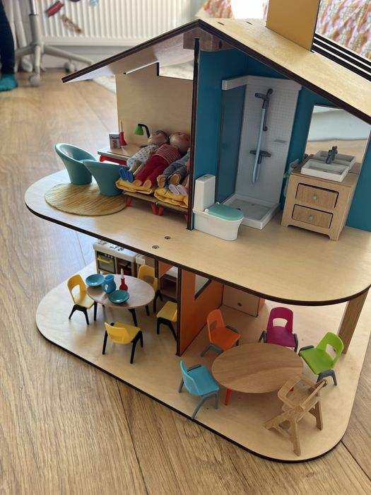Domek dla lalek djeco z pelnym wyposazeniem