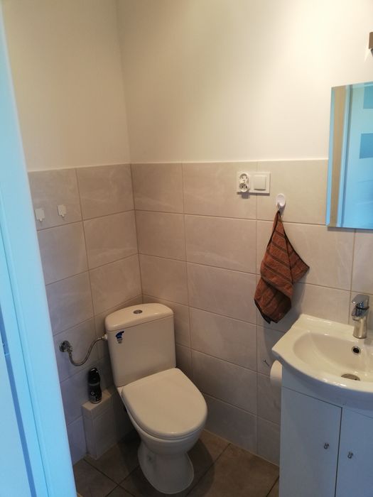 Pokój trzyosobowy do wynajęcia z aneksem kuchennym i osobnym wejsciem