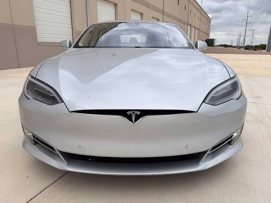 Tesla Model S P100D      2016