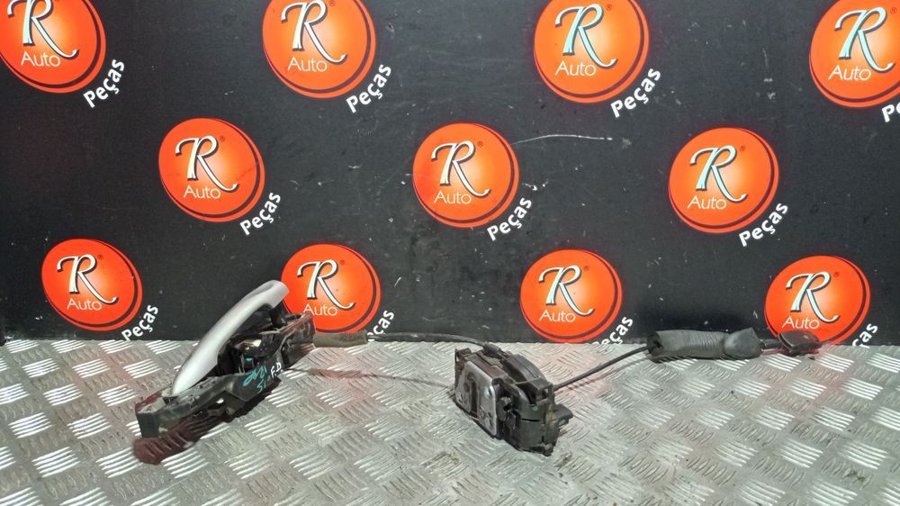 Puxador Exterior Frente Direito Renault Megane Iii Hatchback (Bz0/1_)