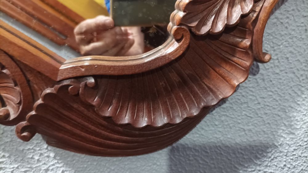 Caixilho em Madeira de Mogno maciça