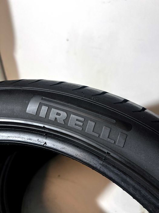 Pneus Pirelli Pzero - 265/40/21 - Como NOVOS