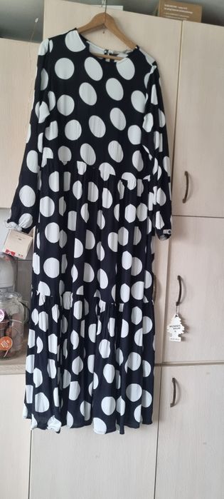 Sukienka maxi w duże grochy