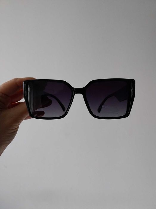 Okulary damskie przeciwsłoneczne czarne miumiu miu miu