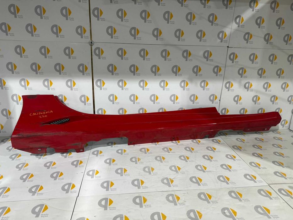 Embaladeira aba direita Ferrari califórnia