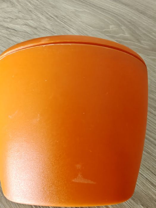 Pojemniki plastikowe 6 sztuk wysokość 7 średnica 10 cm