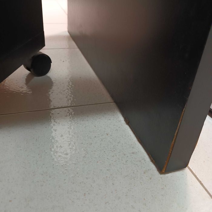 Secretária cor wengue 1.40/0.75m