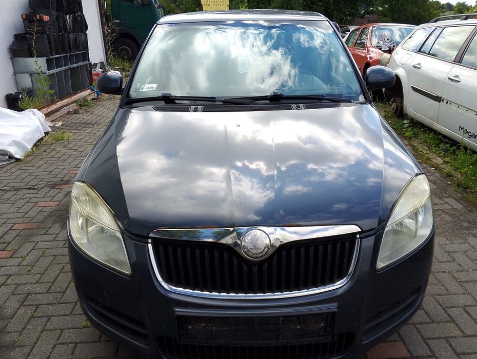 KOMPLETNY PRZÓD Skoda Fabia II Przed Lift 07-10r lakier 9153 / 9J / F8J / 9J9J . MASKA LAMPA prawa lewa ZDERZAK GRILL BŁOTNIK prawy lewy PAS PRZEDNI WZMOCNIENIE CZOŁOWE ATRAPA CHŁODNICA DO ZAŁOŻENIA