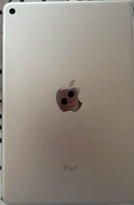Apple iPad mini 4