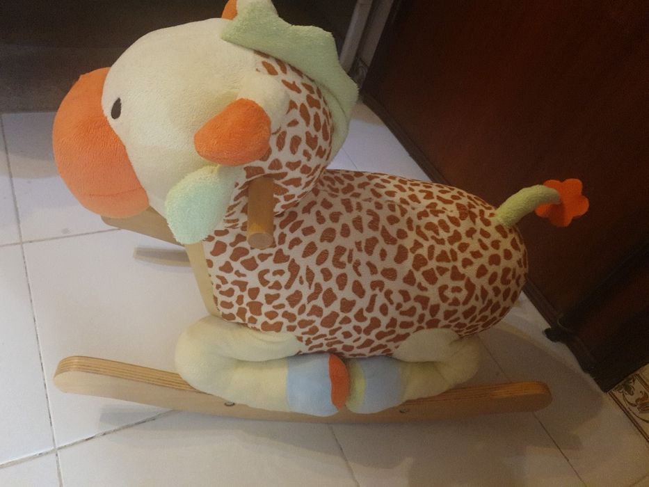 Girafinha baloiço muito fofinha completamente nova