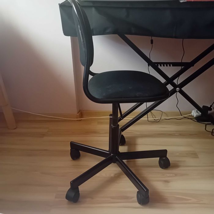 Krzesło biurkowe obrotowe dziecięce IKEA