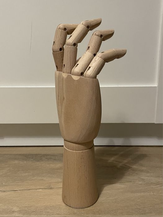 Drewniana ręka IKEA