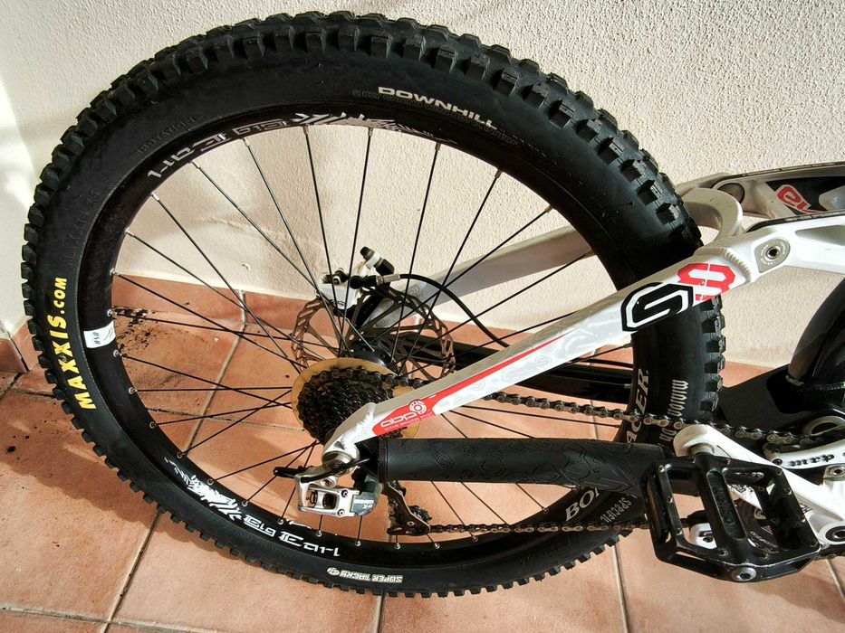 Vendo Bicicleta de Montanha Trek session 8 usada