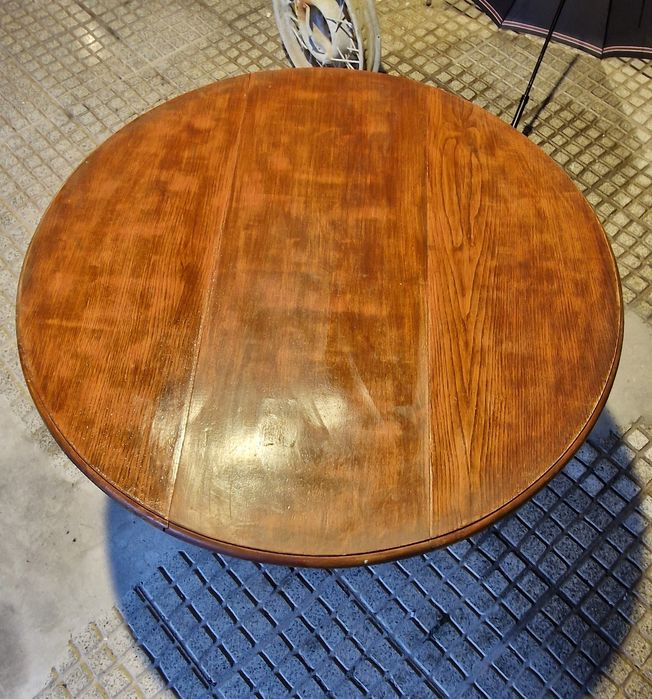 Mesa redonda desdobrável