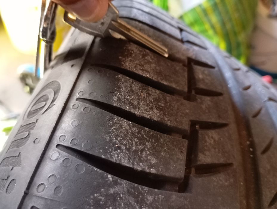 Vendo pneus e jantes para Mercedes