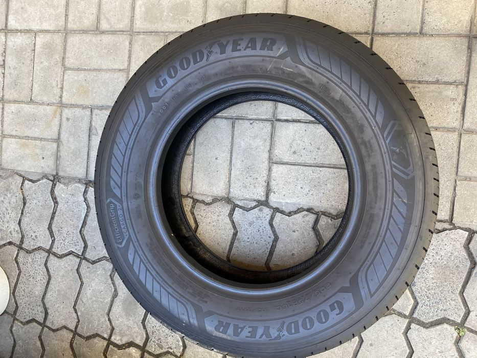 Шини 205 75R16C 113/111T Good Year EfficientGrip