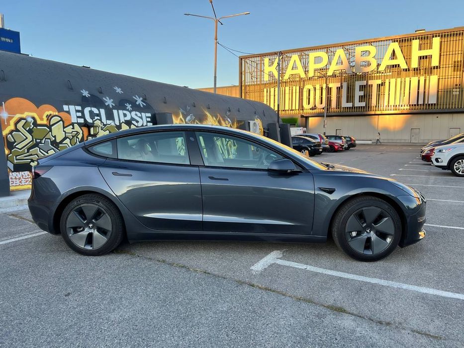 Оренда 6000 тижд tesla 3 long range 2022 год аренда авто тесла под вык