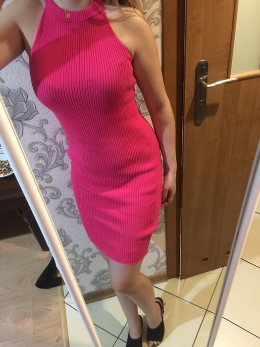 Sukienka neon róż dekolt halter rozmiar uniwersalny prążkowana hit