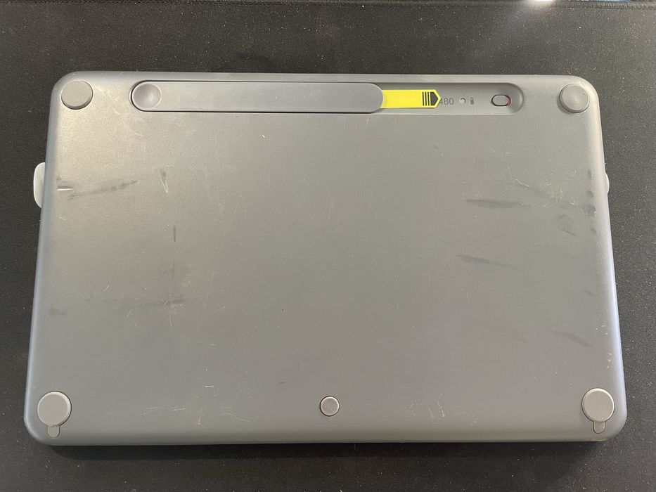 Bluetooth клавіатура Logitech, 3 девайси одночасно