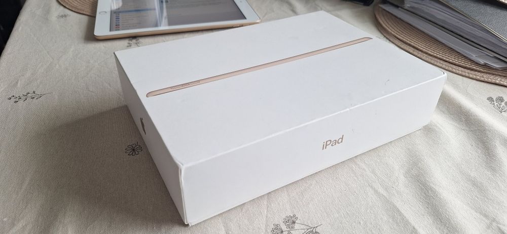 Apple iPad 9.7” 32 GB Wi-Fi (2018) GOLD – 1 właściciel, pudełko