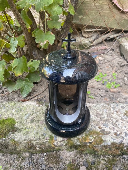 Znicze , Lampiony granitowe