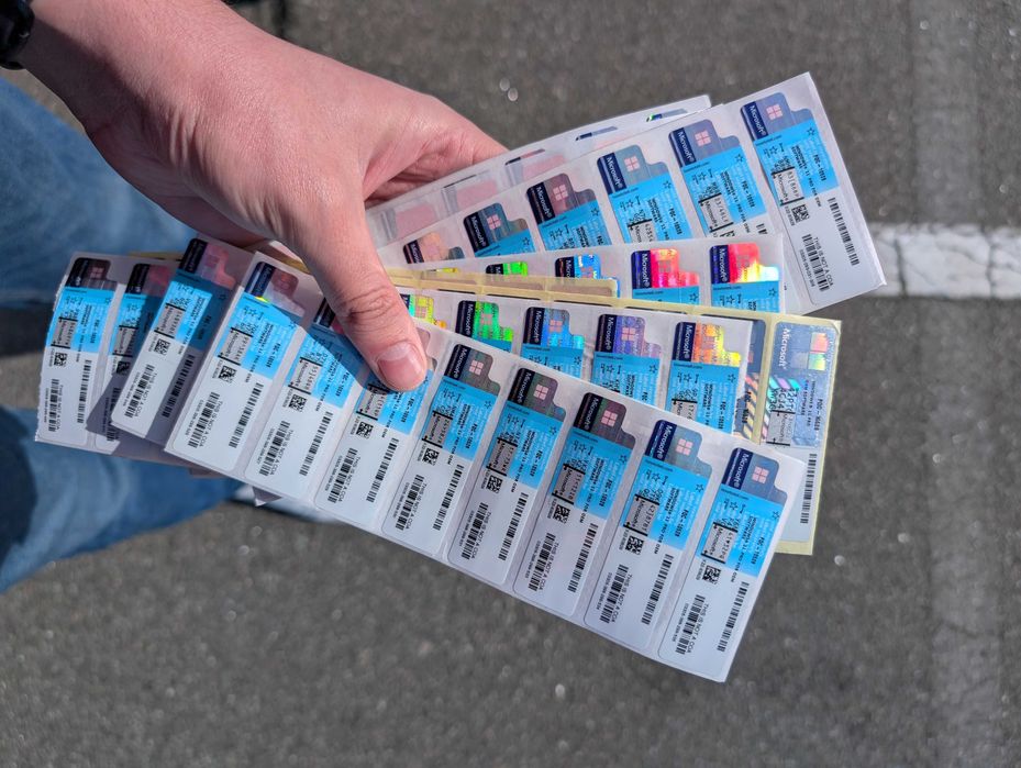 Стікер Windows 11 PRO OEM Stickers Ключ Наклейка Виндовс 10 / 11 Про